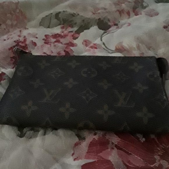 Louis Vuitton small money and change purse - Picture 1 of 2